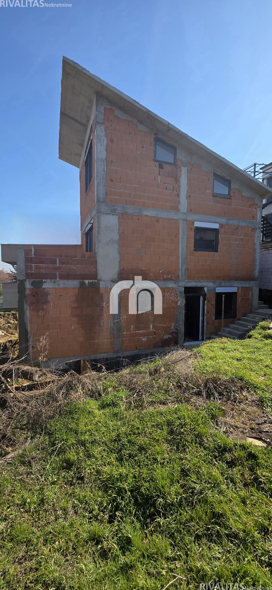 MAKSIMIR-ZGRADA SA DVA STANA 142M2-NOVOGRADNJA-BEZ PROVIZIJE ZA KUPCE!