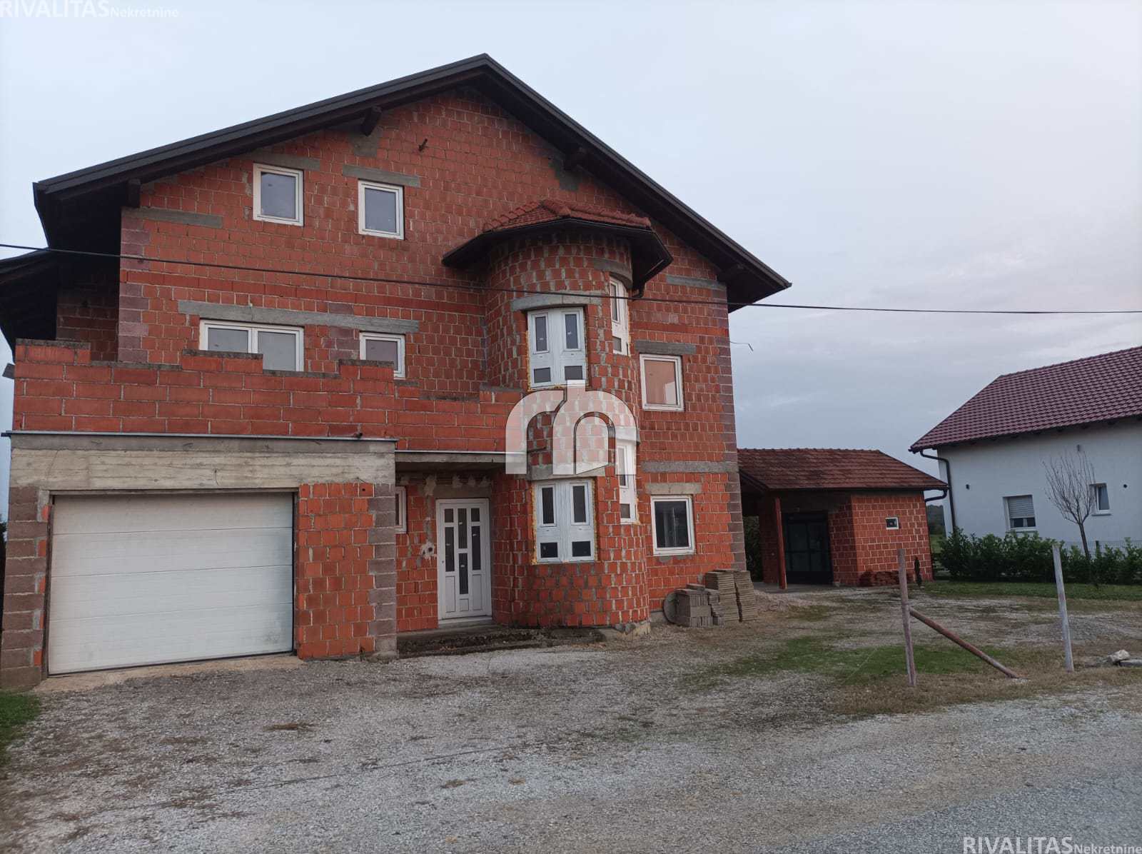 ŠAŠINOVEC -336.30m2 + 487m2 Okučnice
