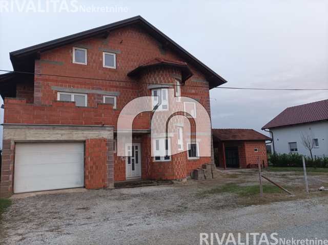 ŠAŠINOVEC -336.30m2 + 487m2 Okučnice