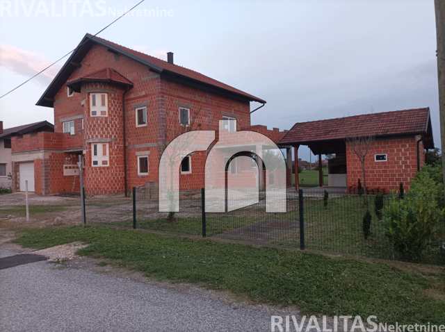 ŠAŠINOVEC -336.30m2 + 487m2 Okučnice