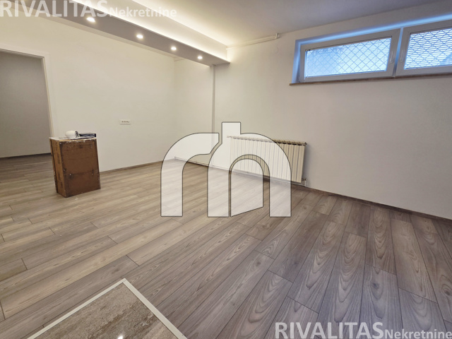 MAKSIMIR 3S, NKP 71.12M2-OBNOVLJEN-BEZ PROVIZIJE ZA KUPCE!
