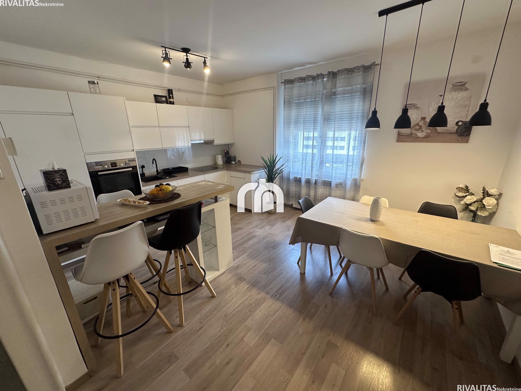 CENTAR 94M2, 4-SOBNI - BEZ PROVIZIJE ZA KUPCE