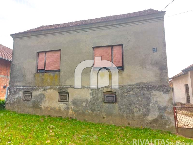 Križevci, Miholec, kuća i gospodarske prostorije, 1866m2 