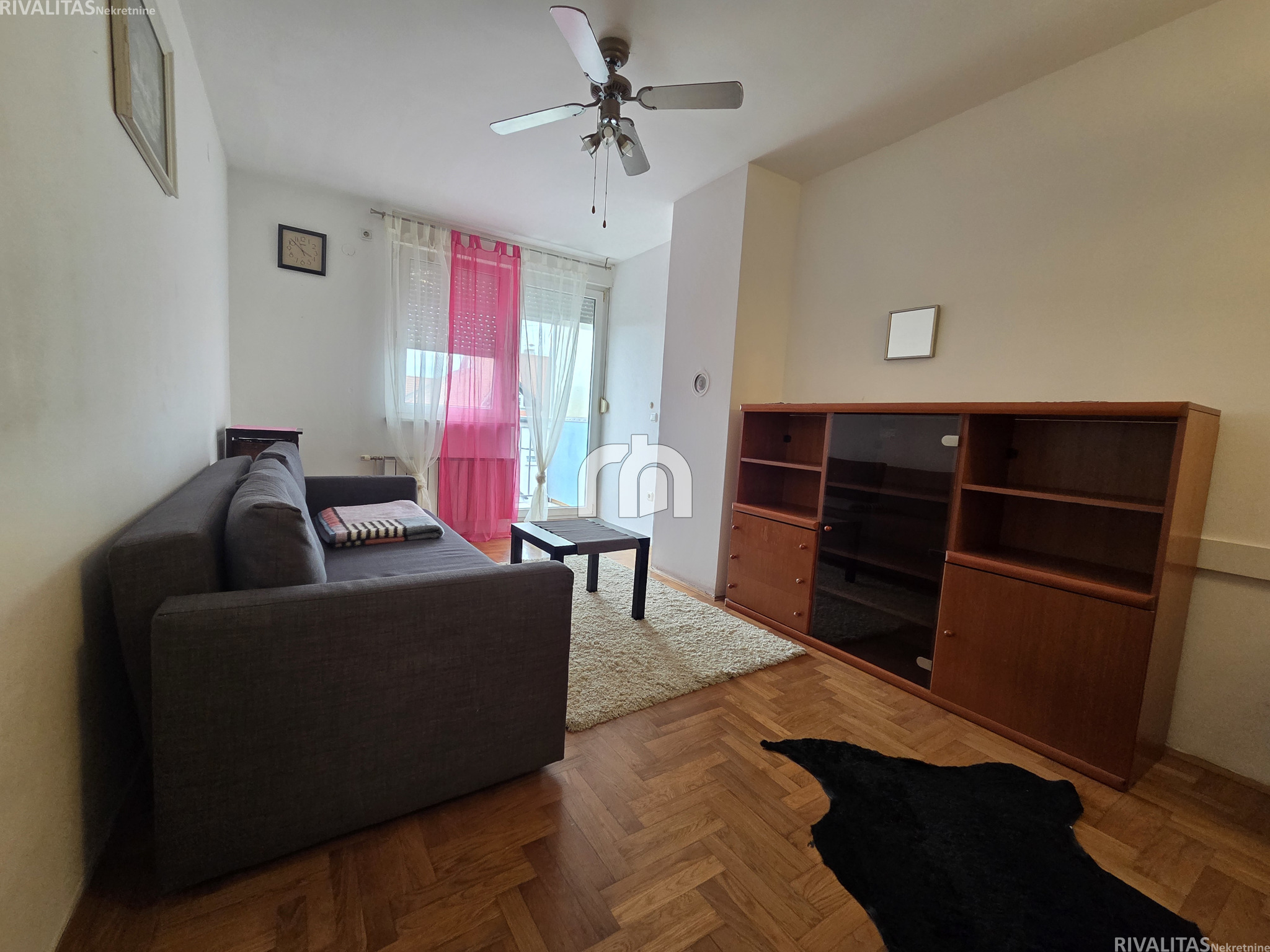 KAMENARKA 2S, 43M2-BEZ PROVIZIJE ZA NAJMOPRIMCE!