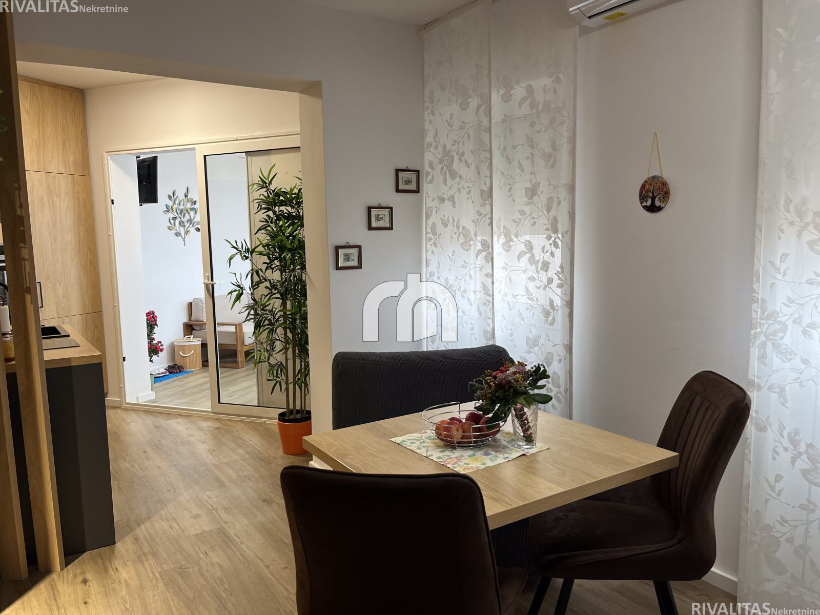 CRIKVENICA, CENTAR, 70M2- KOMPLETNO OPREMLJENO, BEZ PROVIZIJE ZA KUPCE