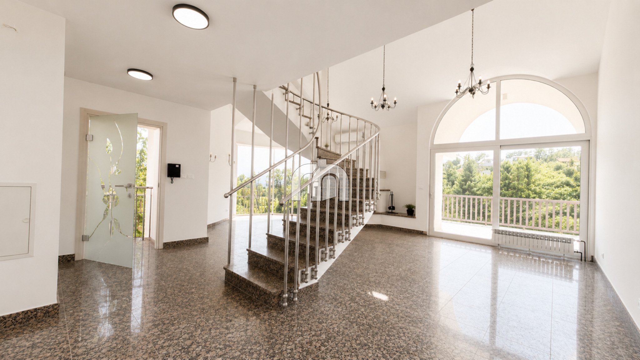 MEDVEŠČAK (DONJE PREKRIŽJE), VILA NA ČETIRI ETAŽE, 310 m2 - BEZ PROVIZIJE ZA KUPCE!