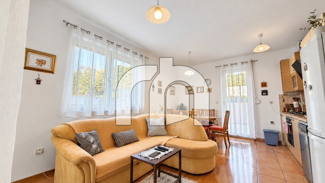 PODSUSED (PERJAVICA), TROSOBAN STAN, 56.50 m2 s TERASOM 46.46 m2 - BEZ PROVIZIJE ZA KUPCE!
